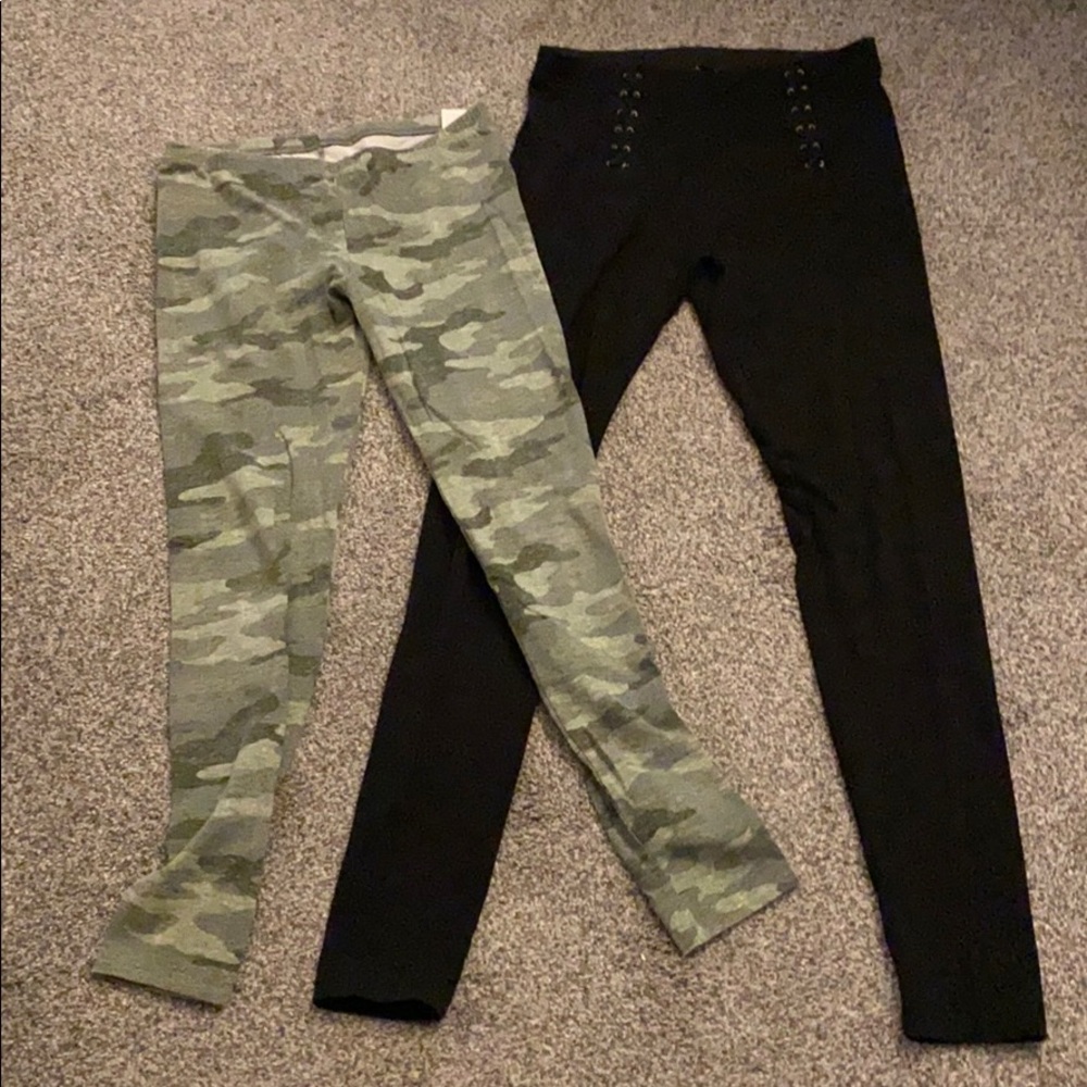 2 Pairs of Medium Leggings